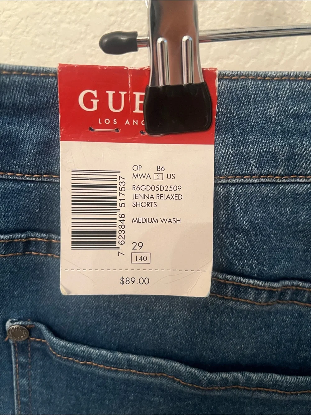 NWT GUESS Medium Wash Jenna Relaxed Denim Shorts